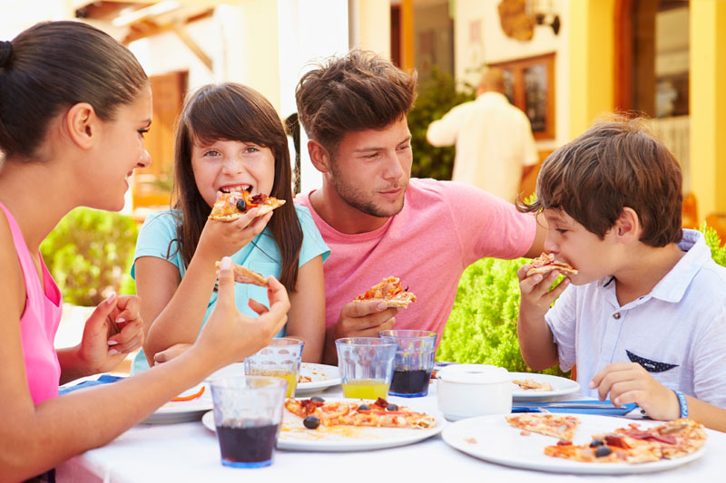 Americans Still Prefer Delivery, Takeout to Eating at a Restaurant - PMQ  Pizza Magazine