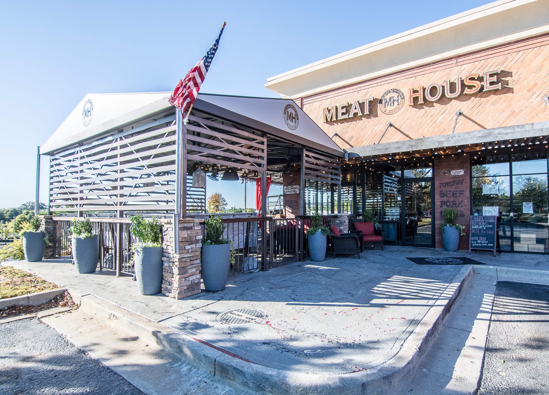 this photo shows a restaurant that is struggling with how to reopen for business in the coronavirus and COVID-19 pandemic