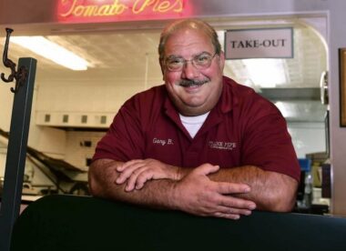 this is a photo of Gary Bimonte, who carried on the legacy of Frank Pepe in terms of New Haven-style pizza
