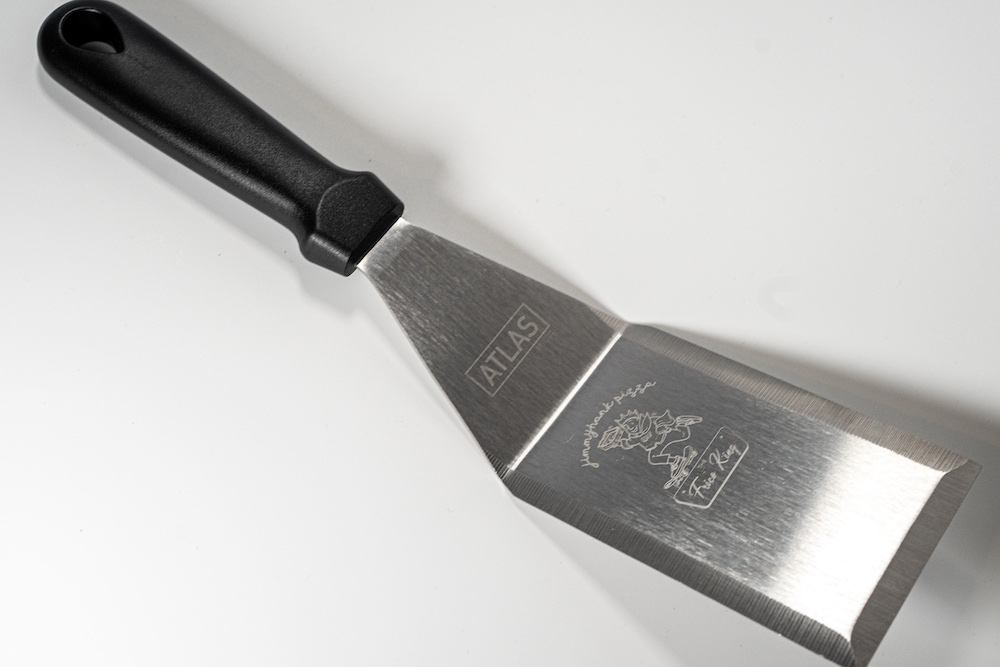 This photo shows the Frico King spatula against a white background.