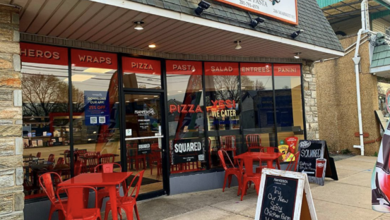 An image of a pizzeria storefront in Elmwood Park, New Jersey.