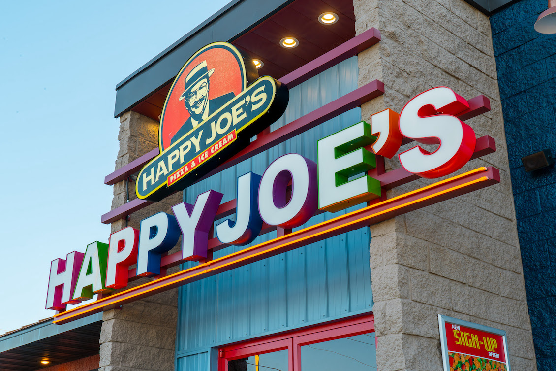 This photo shows the exterior of a Happy Joe's Pizza & Ice Cream location.