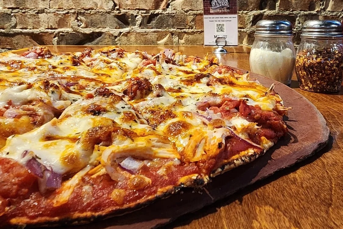 Dave Portnoy Doesn't Know Tavern-Style Pizza, Says Manager of Flo & Santos
