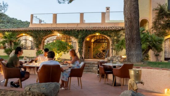 This photo shows the interior of Farra by Aquarium Pizzeria in Torre delle Stelle, Sardinia, Italy
