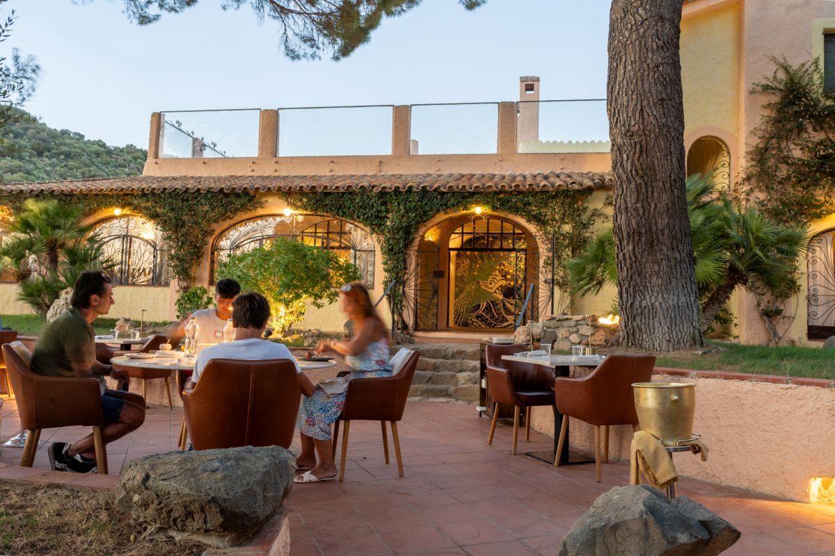 This photo shows the interior of Farra by Aquarium Pizzeria in Torre delle Stelle, Sardinia, Italy